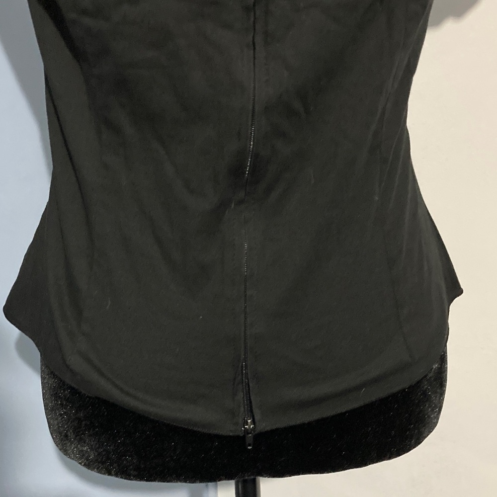 Elegant Black and Red Women's Blouse - Picture 7 of 10